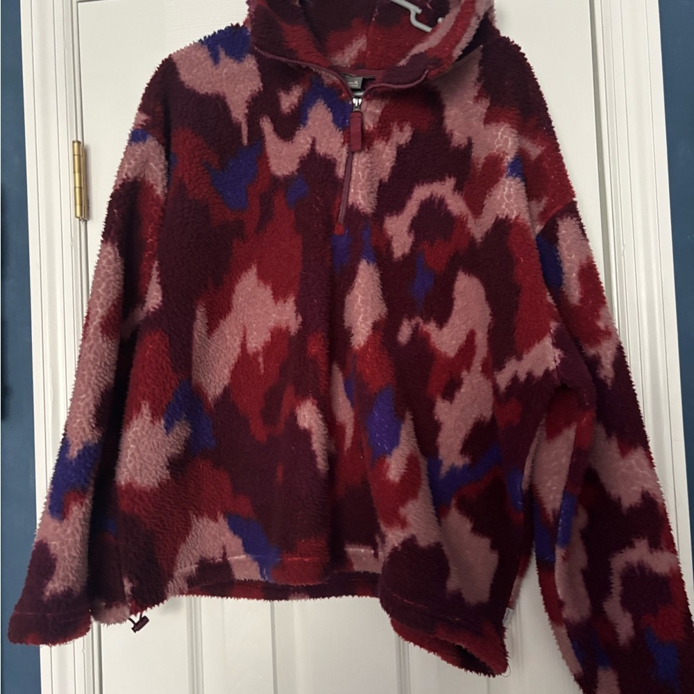 Eddie Bauer Red and Blue Patterned Women's Sweater